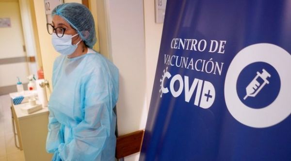 Uruguay se acerca al 50 % de población con al menos una dosis contra el covid