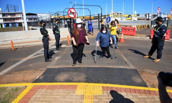Realizan prueba del paso peatonal inclusivo del Multiviaducto en el Km 7 de Ciudad del Este – Diario TNPRESS