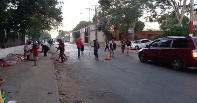 La Nación / Indígenas cierran Artigas y piden solución al problema de sus tierras