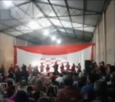 Aglomeración en concentración política en Alberdi - Paraguay.com