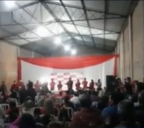 Aglomeración en concentración política en Alberdi - Paraguay.com