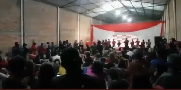 "Hurreros" realizaron un mitín político con más de 150 personas - Noticiero Paraguay