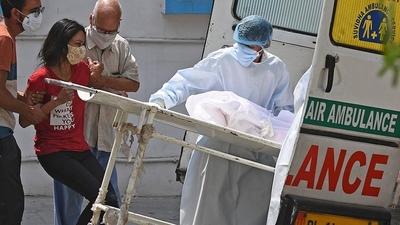 India, devastada por la pandemia, registró nuevos récords de muertes y contagios | .::Agencia IP::.
