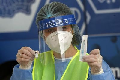Hay casos de trombos tras vacunar con Pfizer y Moderna, pero “no preocupan” - Mundo - ABC Color