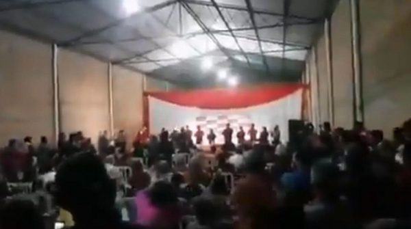 Aglomeración criminal en mitin político en Alberdi