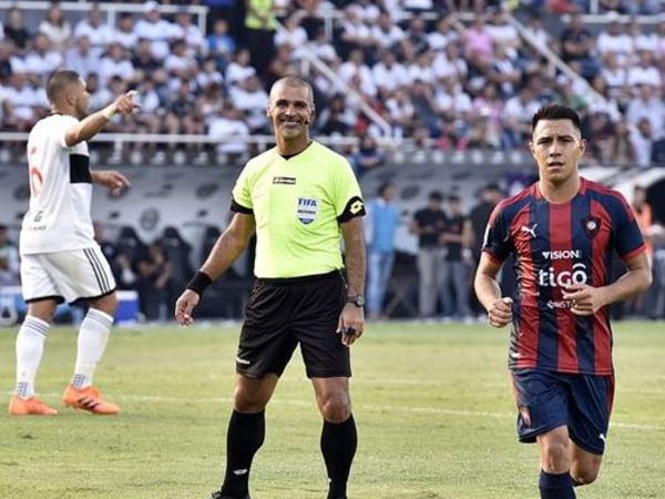 Éber Aquino es nuevamente el árbitro del superclásico - Fútbol - ABC Color