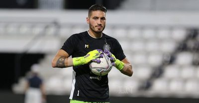 Versus / Gastón Olveira habla de su titularidad, la grandeza del Olimpia y del clásico