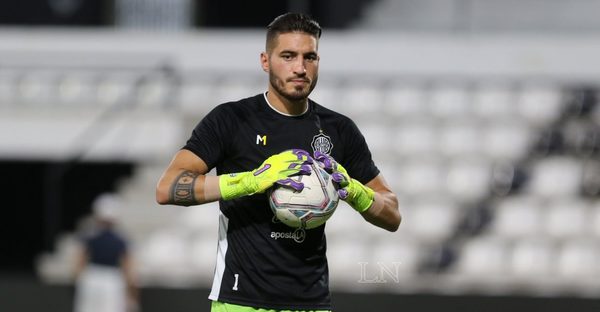 Versus / Gastón Olveira habla de su titularidad, la grandeza del Olimpia y del clásico