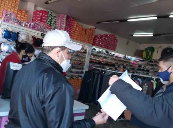 Fiscalía incauta mercaderías presuntamente falsificadas en Coronel Oviedo - Noticiero Paraguay