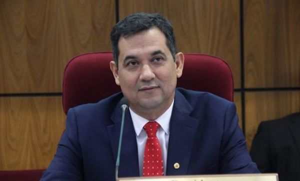 Senador acusa a Intendente de mentir sobre supuesta compra de vacunas