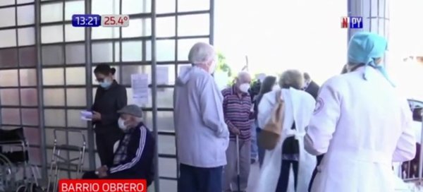 Mínima concurrencia en algunos vacunatorios | Noticias Paraguay