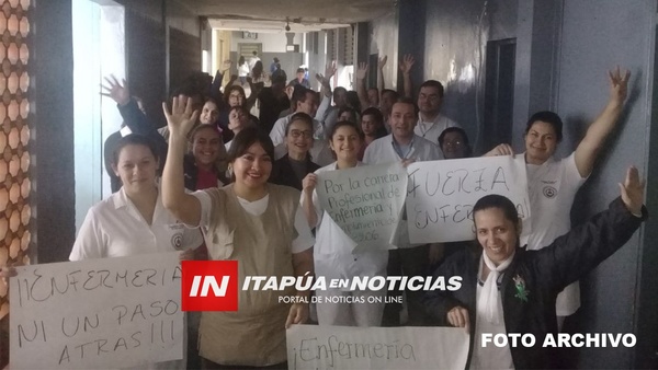 HACE 12 AÑOS QUE MÉDICOS Y ENFERMERAS COBRAN EL MISMO SALARIO, PIDEN UN AUMENTO PARA TODOS.