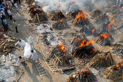 India registró nuevos récords de muertes y contagios - ADN Digital