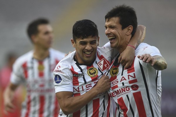Versus / ¡Enorme victoria de River Plate en Perú por Copa Sudamericana!