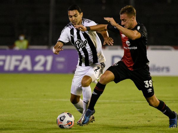 Libertad vence a Newell's y lidera su grupo