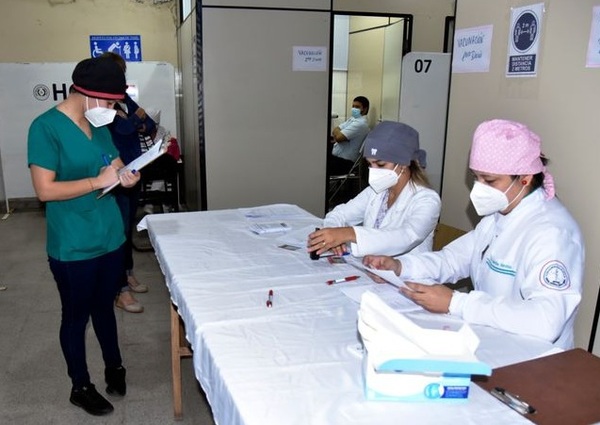 En Barrio Obrero estaban agendadas 200 personas, pero ni la mitad fue a vacunarse