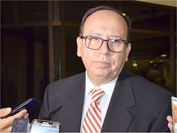 El presidente  formaliza el  nombramiento de Cáceres