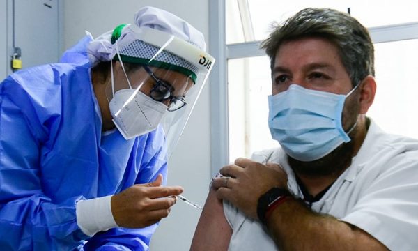 Causa nacional: urge generación de vacunatorios masivos fuera de hospitales