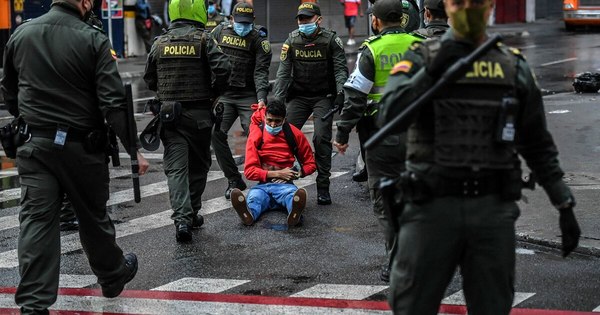 La Nación / Colombia: reforma tributaria que aprieta a la clase media aviva protestas