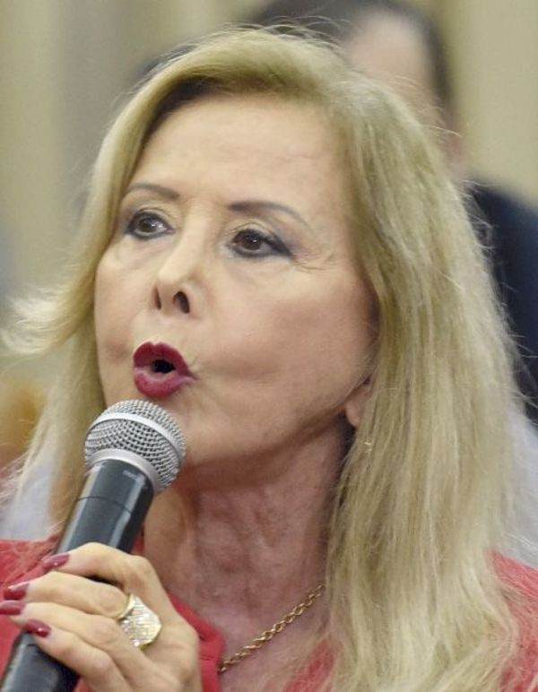 ¿Vacunación VIP? Senadora colorada figura como vacunada sin estar en franja etaria - Nacionales - ABC Color