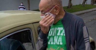 Profesor puso a la venta su automóvil por problemas económicos, sus alumnos lo compraron y se lo devolvieron - C9N