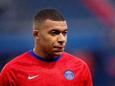 Kylian Mbappé, con una contractura, baja en el PSG