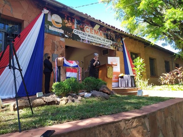 EN HOMENAJE A LOS MAESTROS, HABILITAN ESCULTURA EN EL CENTRO MUNICIPAL DE ARTES
