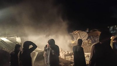 MUNDO | Afganistán: al menos 14 muertos y 90 heridos en un atentado con coche bomba, un día antes del inicio oficial de la retirada de tropas estadounidenses