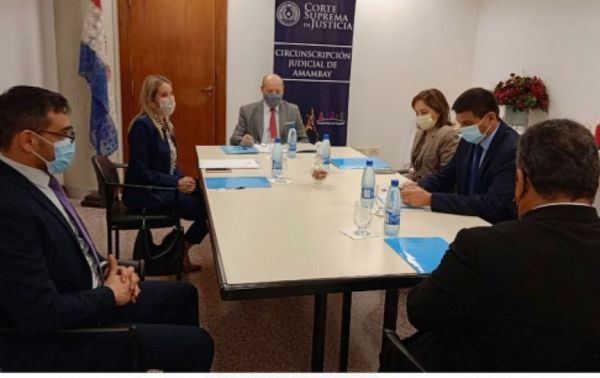 Presidente de la Corte realizó jornada de trabajo en Pedro Juan Caballero