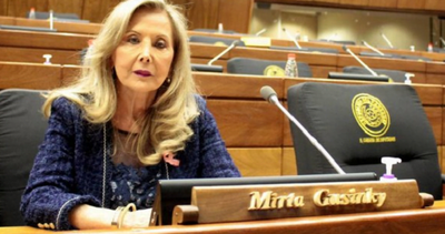 Gusinky se expone a la pérdida de investidura por vacunación indebida - Noticiero Paraguay