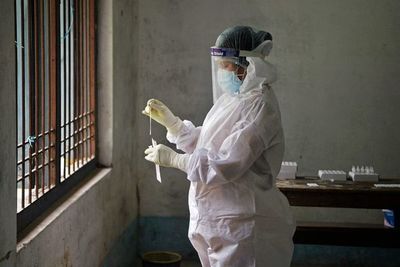 Circula de nuevo el falso test que “detecta” el covid al contener el aliento - Mundo - ABC Color