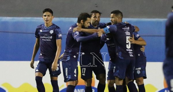Versus / Guaireña tumba a Nacional y lo deja con ganas de ser líder
