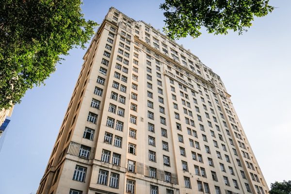 Subasta del primer rascacielos en Latinoamérica no despierta interés en Brasil - MarketData