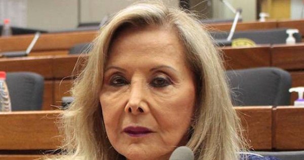 La Nación / Revelan que la senadora Gusinky fue vacunada sin tener la edad requerida