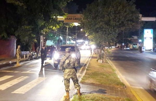 Policías y militares vigilan de noche y los delincuentes aprovechan el día - Nacionales - ABC Color