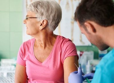 ¿Es seguro vacunarme contra el Covid-19 si sufro de artritis reumatoide?