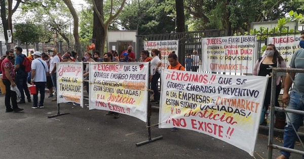 La Nación / Unos 16 mil trabajadores fueron suspendidos con las últimas medidas
