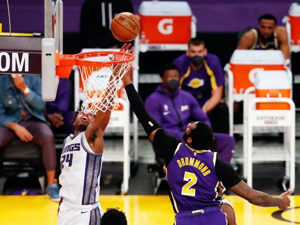 Kings endosan una derrota a Lakers en retorno de LeBrons