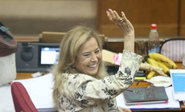 Diario HOY | Senadora Gusinky recibirá segunda dosis de vacuna contra el Covid-19