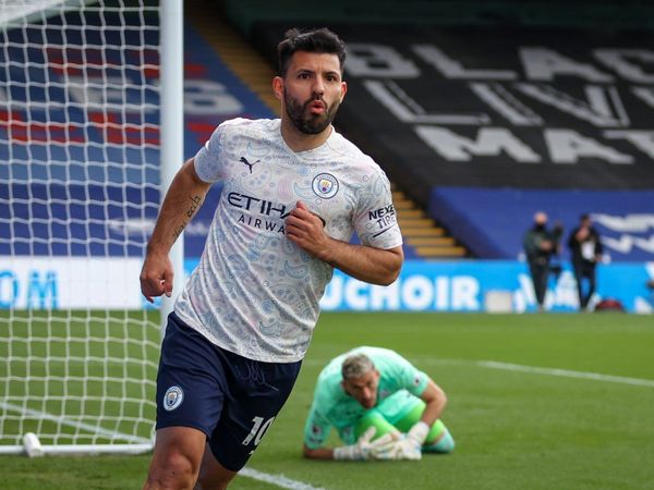 Kun Agüero y Ferrán Torres acercan al Manchester City al título
