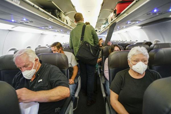 Hasta septiembre EE.UU. extiende requisito de uso de cubrebocas en aviones | El Independiente