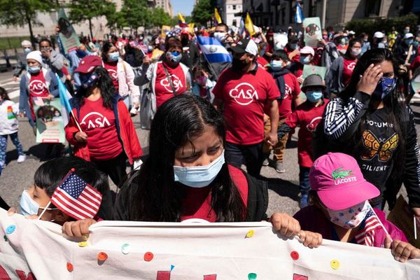 Inmigrantes reclaman ciudadanía y se reafirman como fuerza laboral en EEUU - Mundo - ABC Color