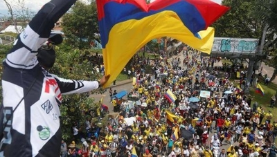 Diario HOY | Masivas protestas por cuarto día consecutivo contra reforma tributaria en Colombia