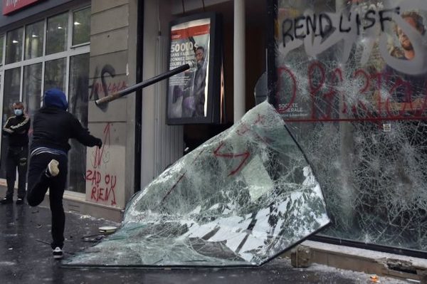 Unos 34 detenidos durante las protestas del 1 de Mayo en París | Ñanduti