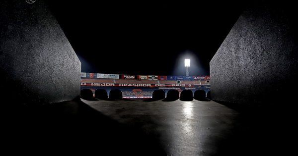 La Nación / El Superclásico 311 - OJO Galería