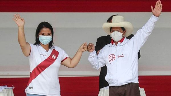 Castillo y Fujimori cruzaron acusaciones, chicanas y promesas en un inusual debate