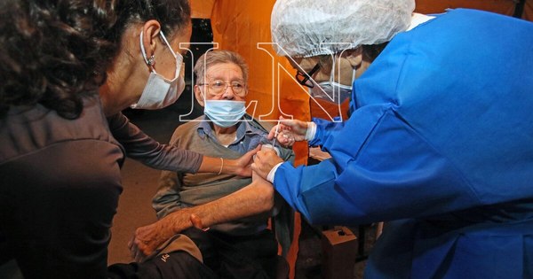 La Nación / Reclamos de respuestas ante los días más críticos de la pandemia