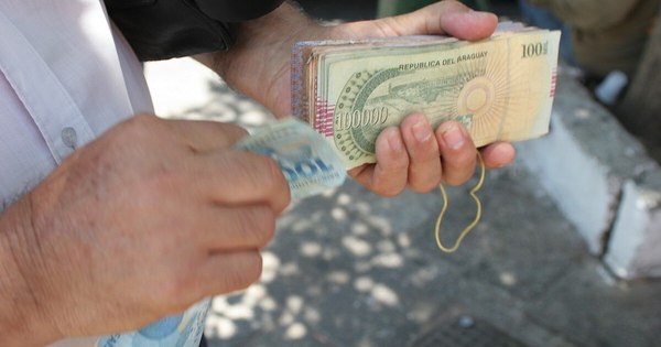 La Nación / El guaraní levemente se sitúa en niveles de las divisas regionales