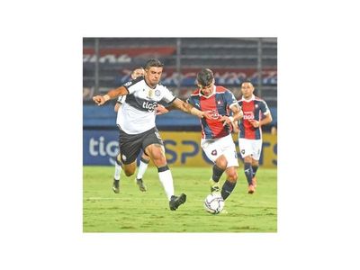 Arce valora el seguir en la pelea
