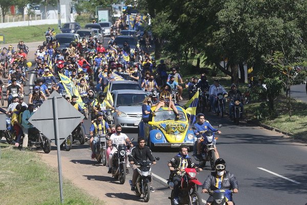 Crónica / ¡REPÚBLICA, DE FIESTA!